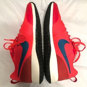 Nike Women’s Elite Shinsen- Bright Crimson